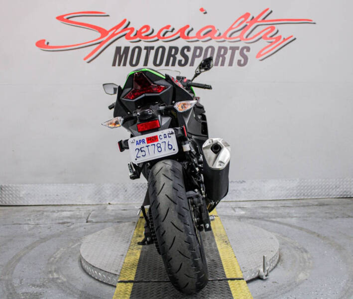 2022 Kawasaki Ninja 400 ABS KRT Edition