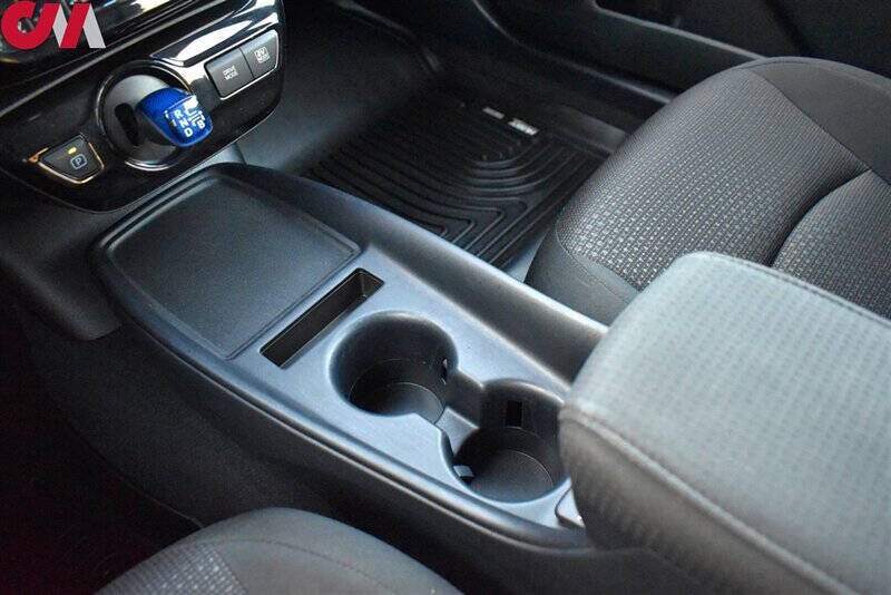 2021 Toyota Prius LE