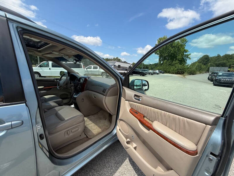 2005 Toyota Sienna XLE Limited 7 Passenger