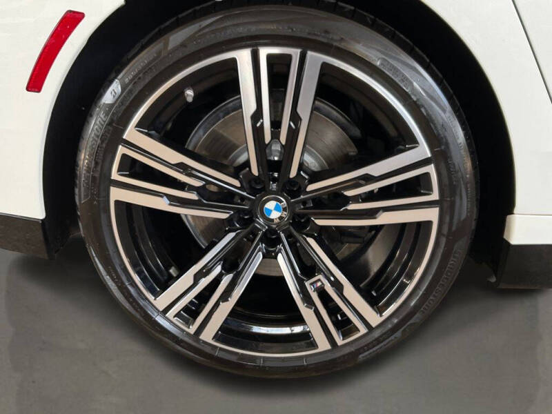 2025 BMW 7 Series 740i
