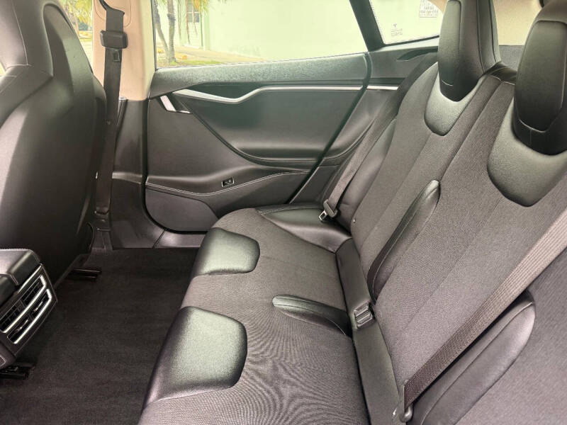 2015 Tesla Model S 85