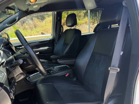 2016 Dodge Grand Caravan SXT Plus