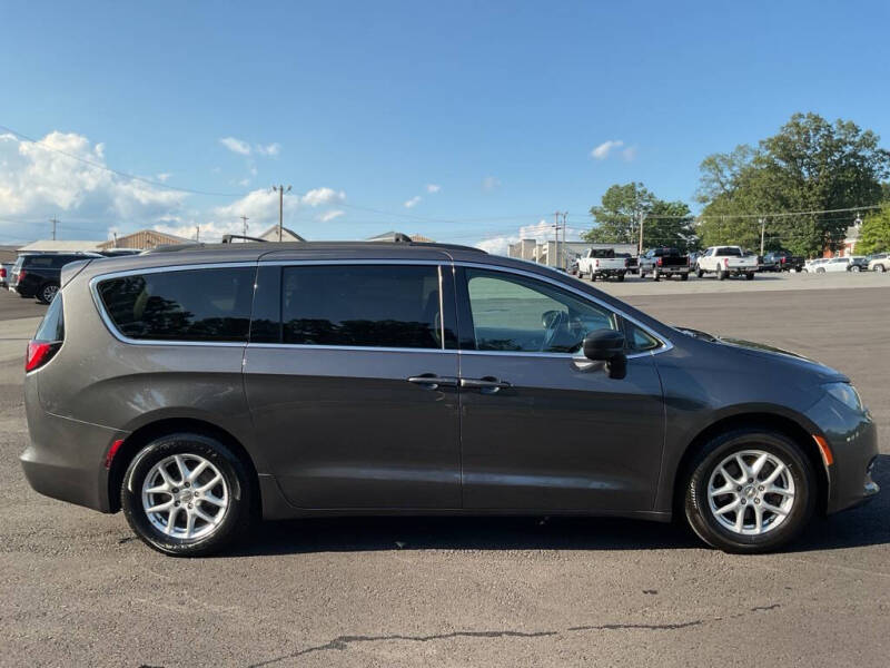 2020 Chrysler Voyager LXi