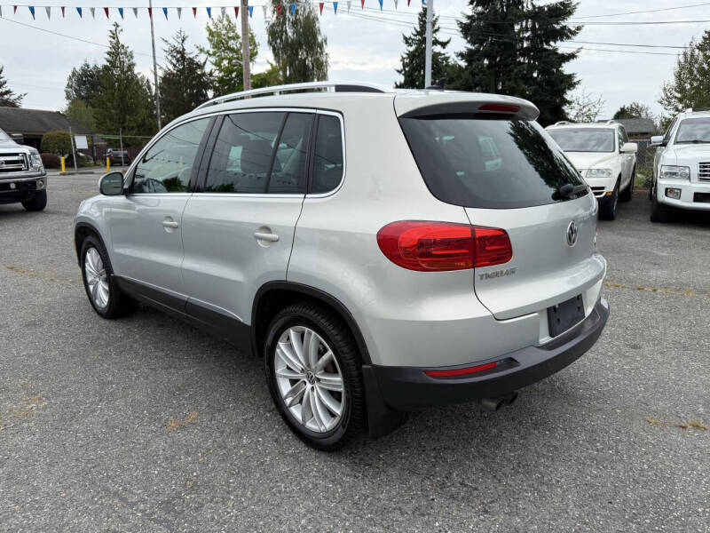 2012 Volkswagen Tiguan S photo 2