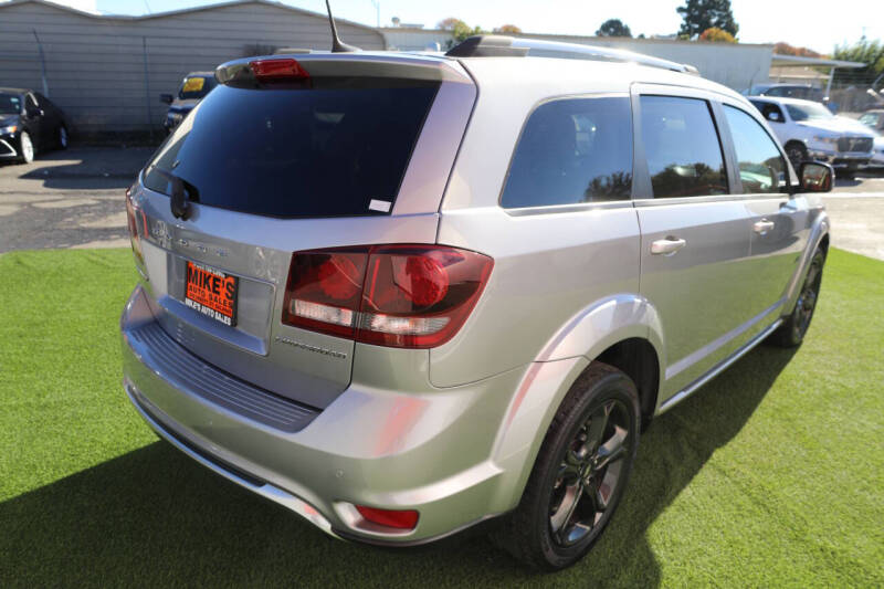 2020 Dodge Journey Crossroad