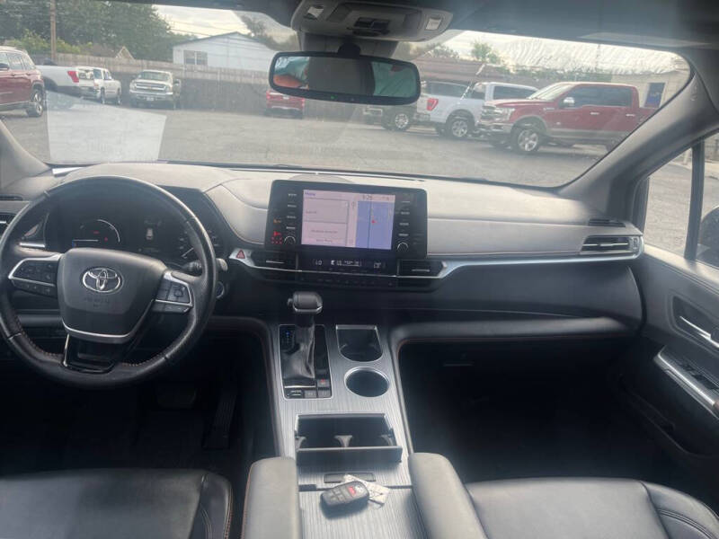 2022 Toyota Sienna XSE 7-Passenger