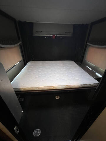 2018 Thor Motor Coach Outlaw 29J Class C