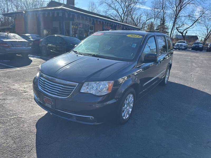 Chrysler Town & Country's photo