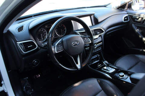 2018 Infiniti QX30 Essential