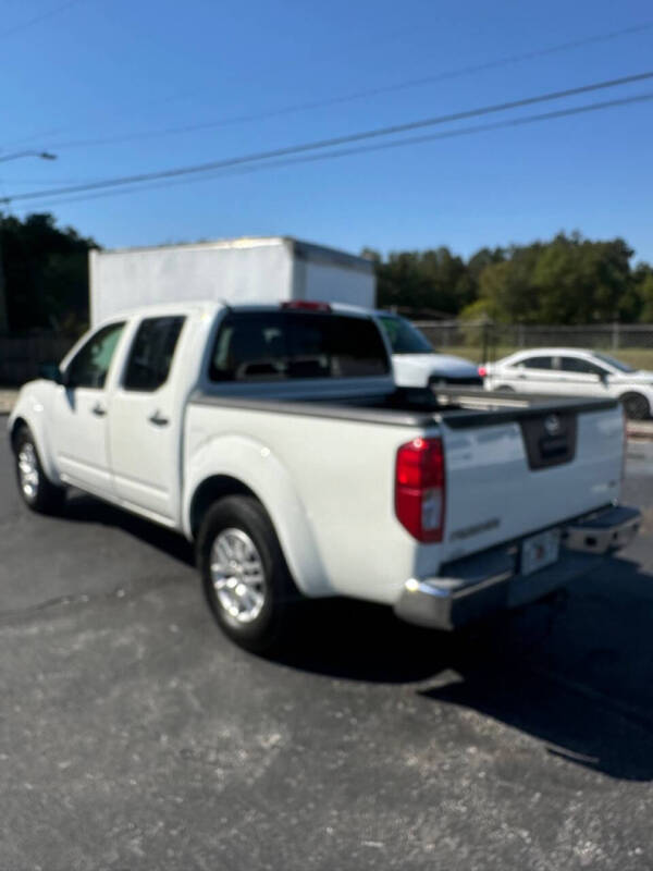 2014 Nissan Frontier SV photo 5