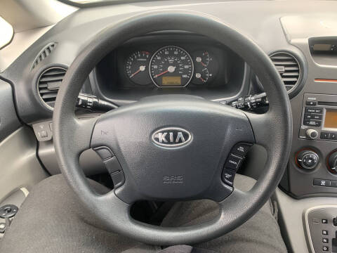 2009 Kia Rondo LX