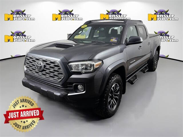 2020 Toyota Tacoma SR's photo