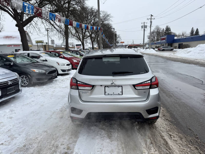 2020 Mitsubishi Outlander Sport SE