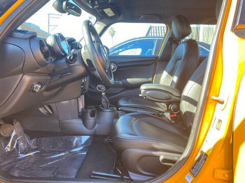 2017 MINI Hardtop 4 Door Cooper