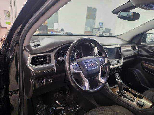 2017 GMC Acadia SLE-2