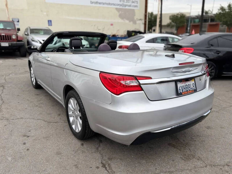 2012 Chrysler 200 Touring