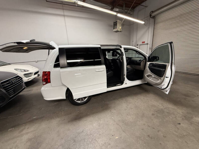 2014 Dodge Grand Caravan SXT 30th Anniversary