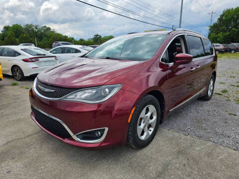 2017 Chrysler Pacifica Touring-L Plus