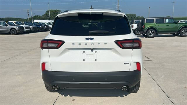 2025 Ford Escape Hybrid ST-Line