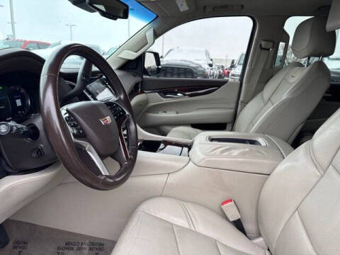 2016 Cadillac Escalade Luxury Collection