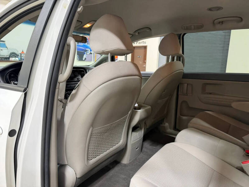 2016 Kia Sedona LX