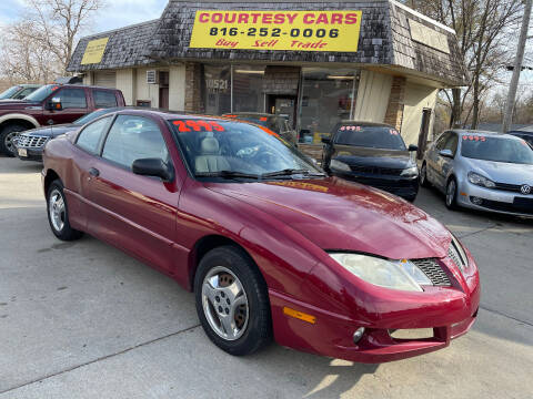 2005 Pontiac Sunfire for sale at Courtesy Cars in Independence MO