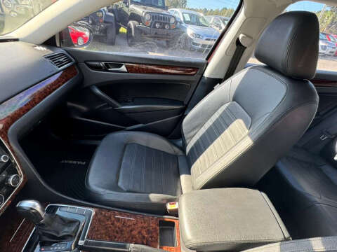 2012 Volkswagen Passat SEL