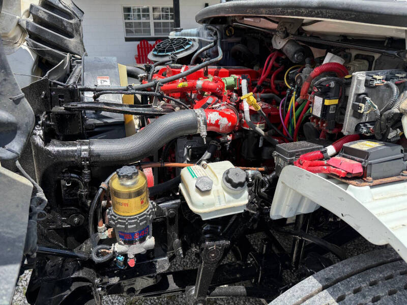 2017 Freightliner M2 106