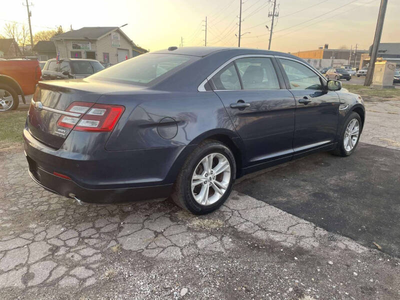 2017 Ford Taurus SEL