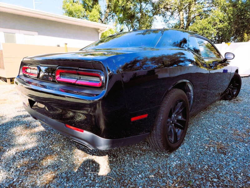 2017 Dodge Challenger SXT