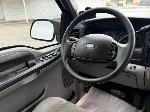 2005 Ford Excursion XLT