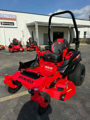 2025 Gravely PRO TURN 352 52"