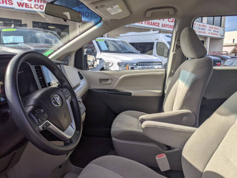2017 Toyota Sienna L 7-Passenger