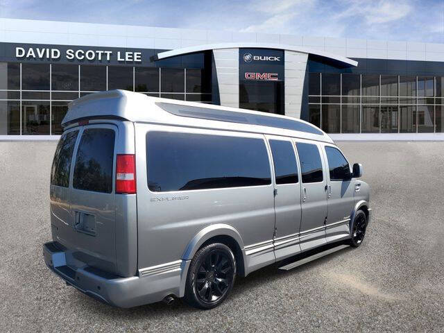2022 Chevrolet Express 2500