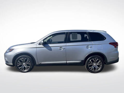 2016 Mitsubishi Outlander SE
