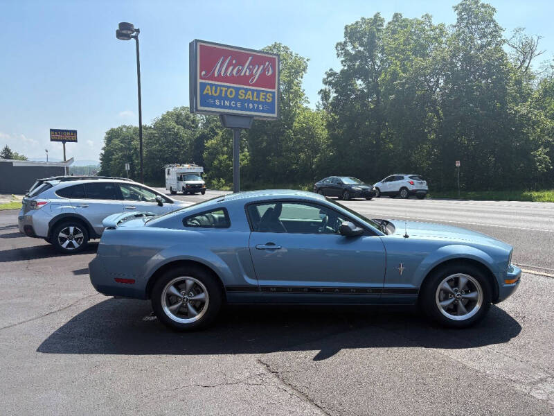 2006 Ford Mustang Standard