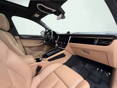 2022 Porsche Macan