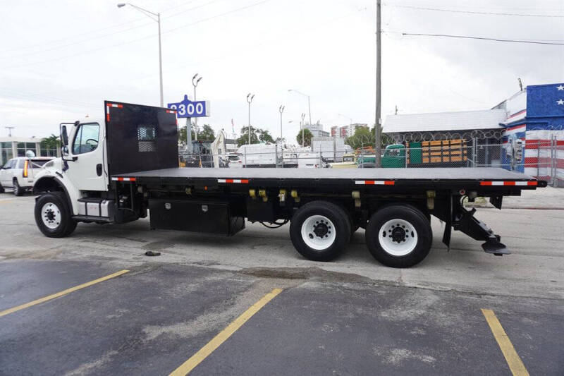 2015 Freightliner M2 106