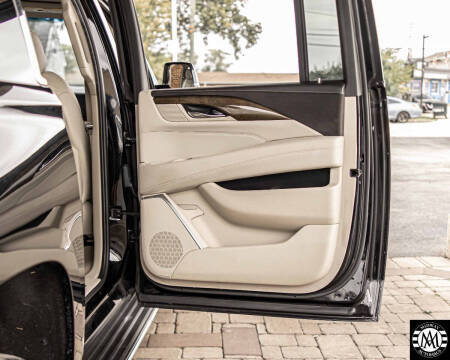 2018 Cadillac Escalade ESV Luxury