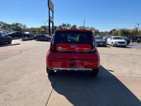 2017 Kia Soul +
