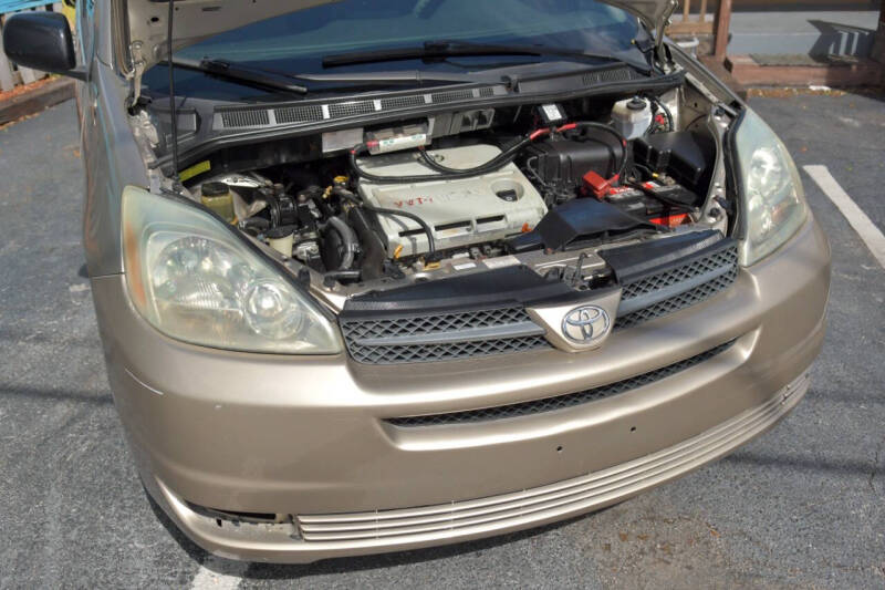2005 Toyota Sienna LE 7 Passenger