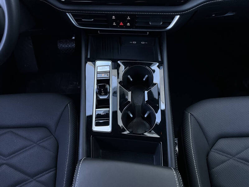 2025 Volkswagen Atlas Cross Sport SE 4Motion