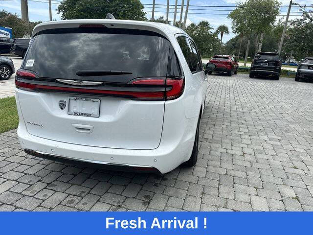 2024 Chrysler Pacifica Touring