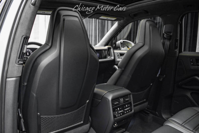 2025 Porsche Cayenne GTS