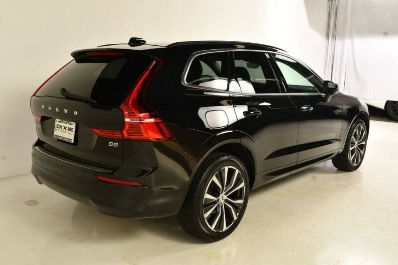 2022 Volvo XC60 B5 Momentum
