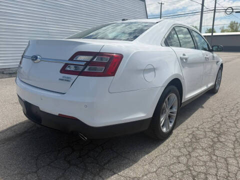 2019 Ford Taurus SEL