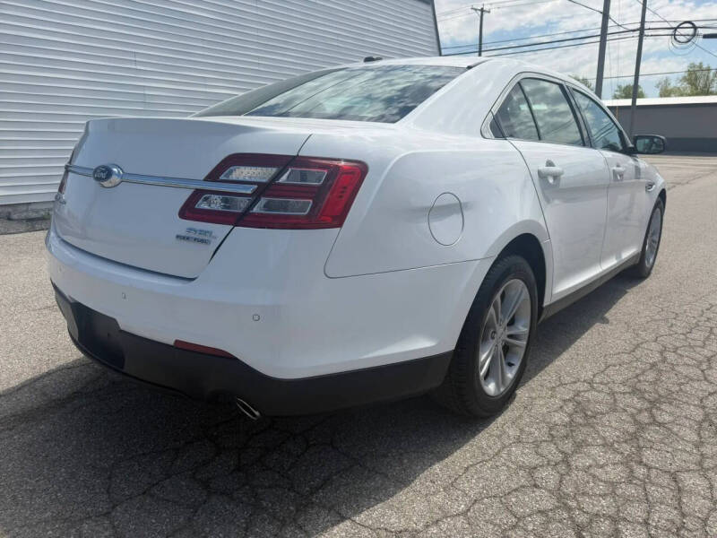 2019 Ford Taurus SEL