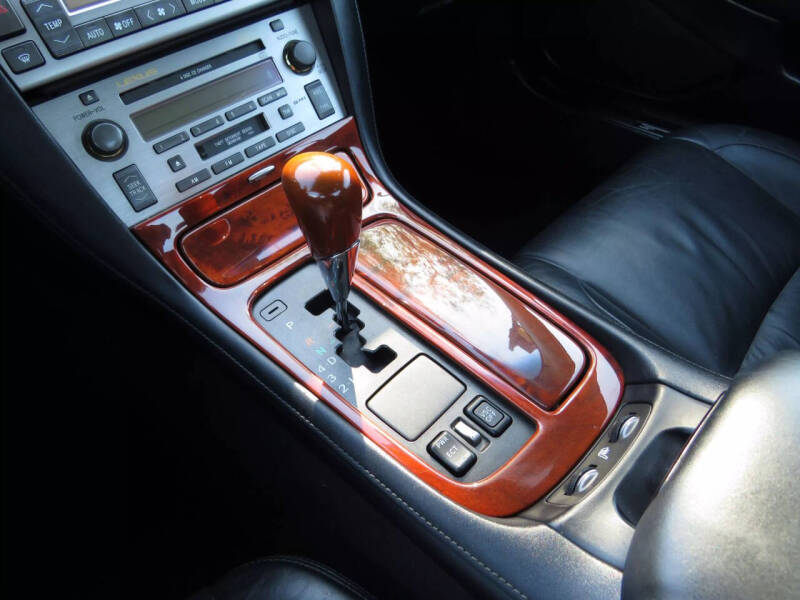 2004 Lexus SC 430