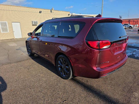 2020 Chrysler Pacifica Touring L Plus