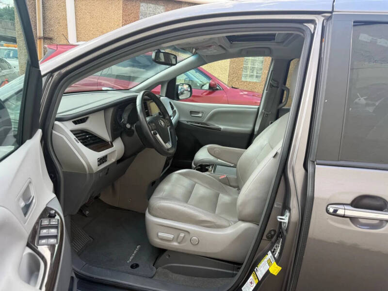 2017 Toyota Sienna